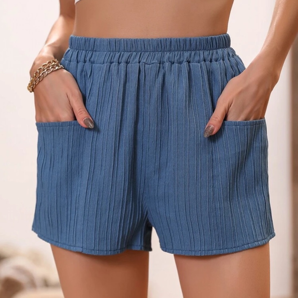 Front pocket shorts